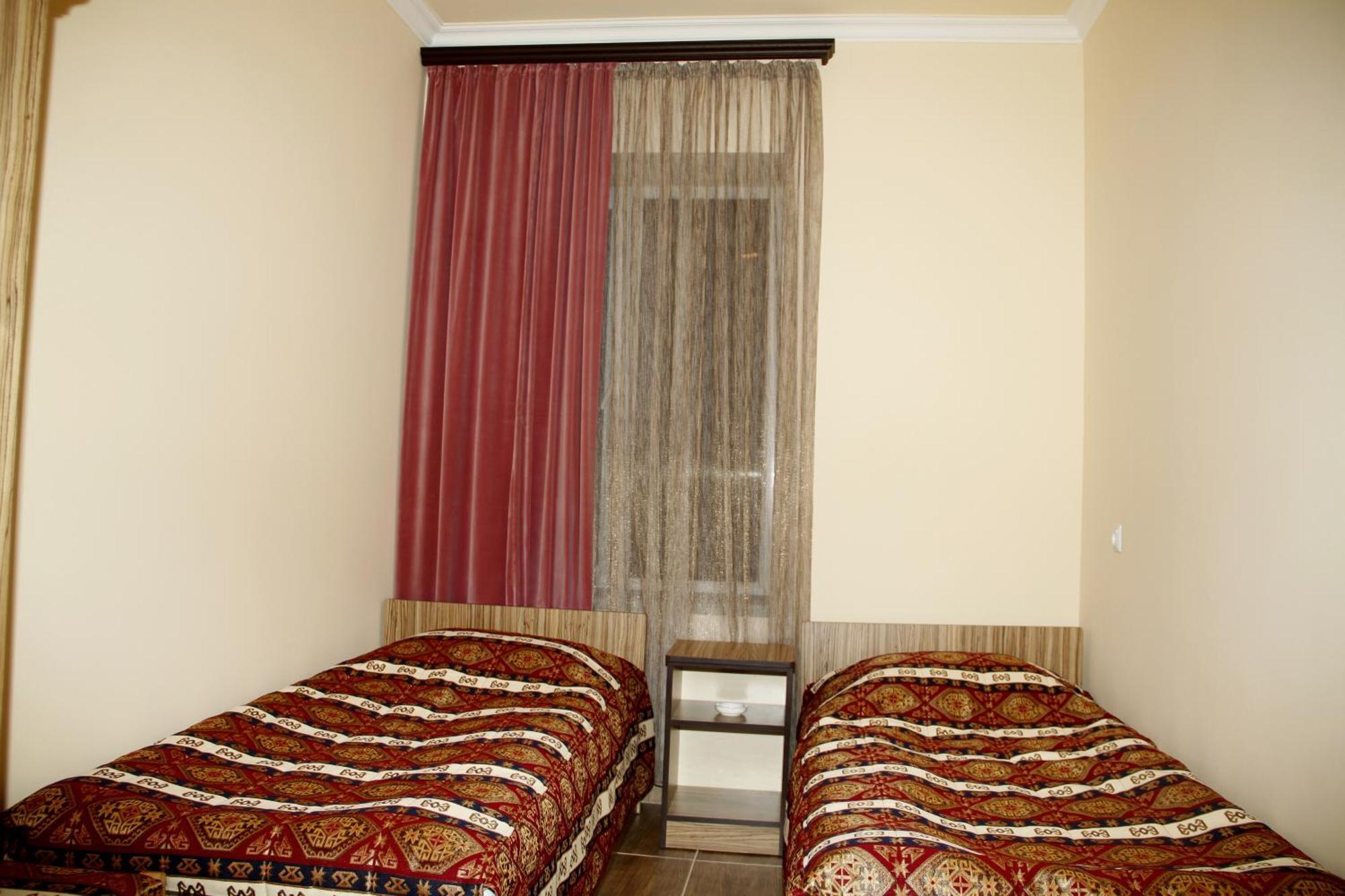 Zanger Hotel Goris Bilik gambar