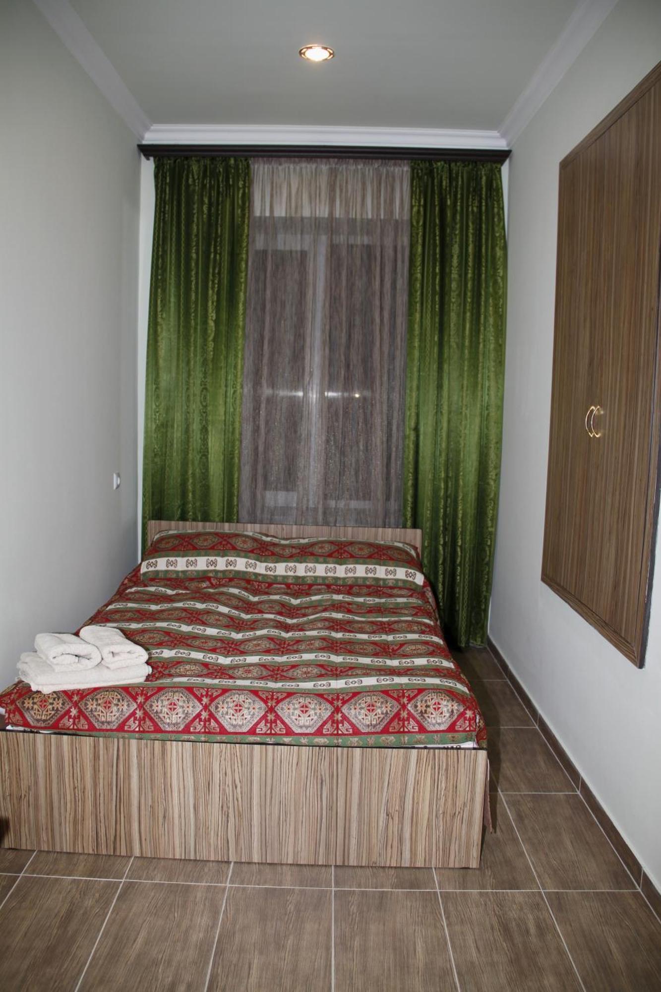 Zanger Hotel Goris Bilik gambar