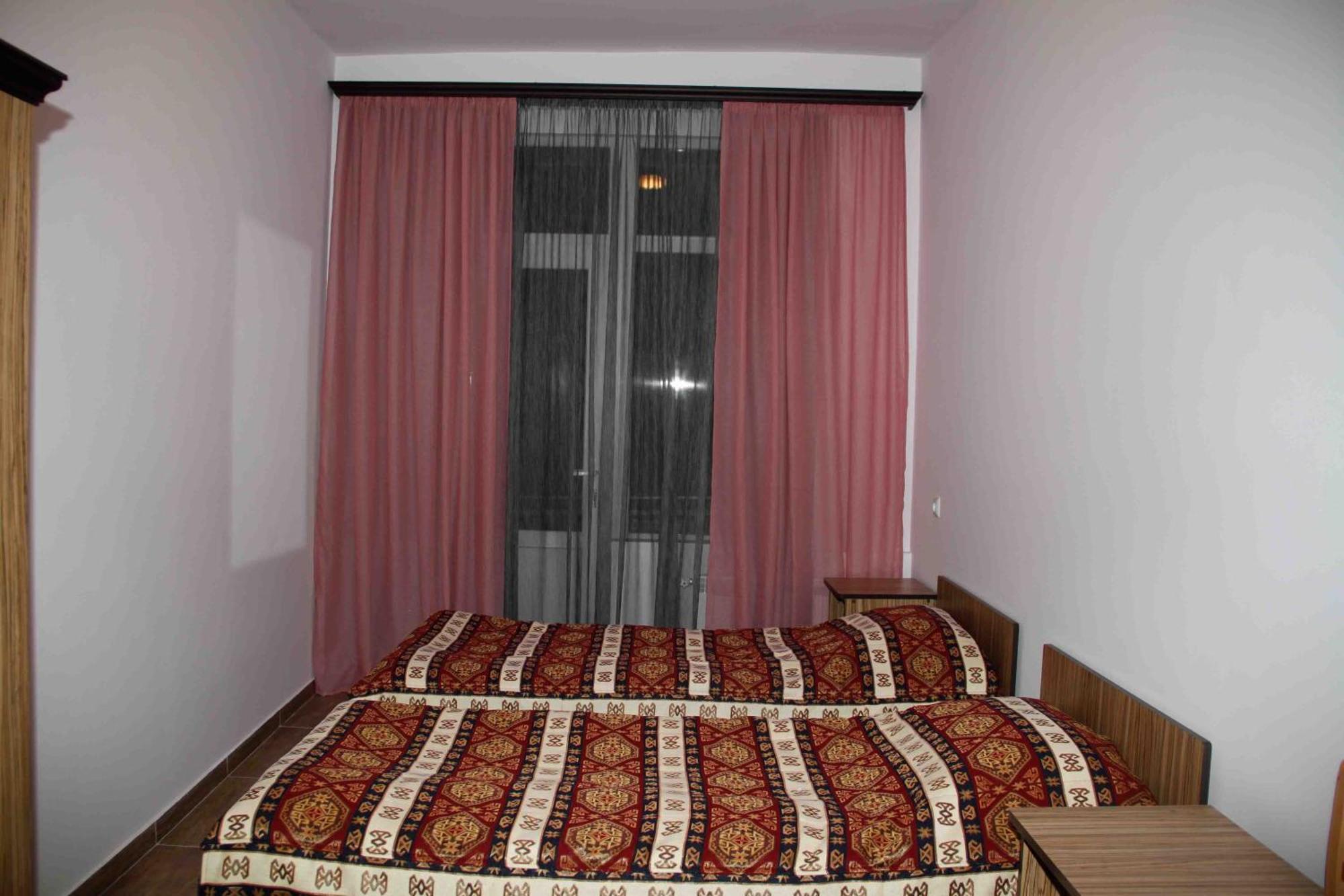 Zanger Hotel Goris Bilik gambar