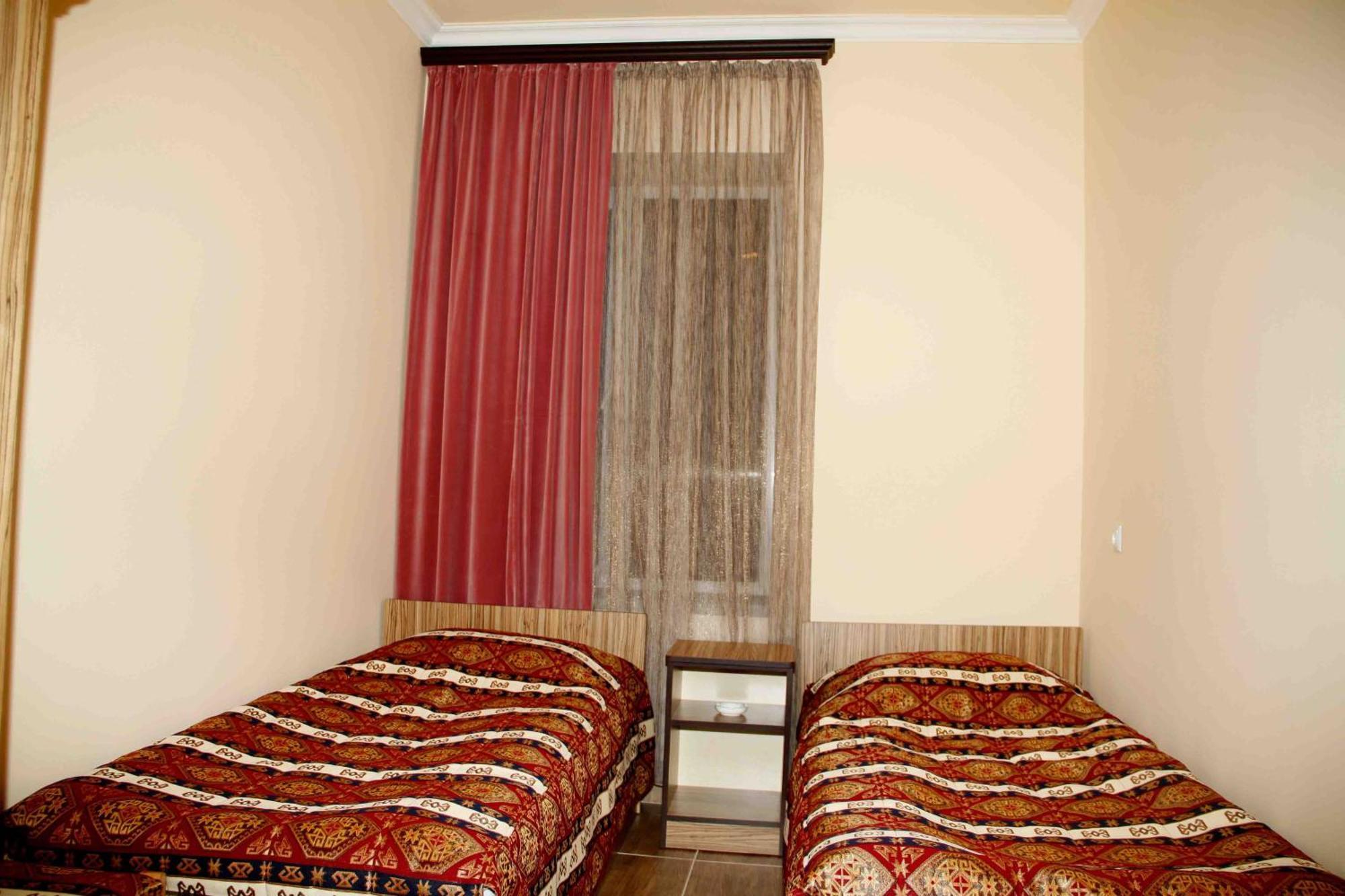 Zanger Hotel Goris Bilik gambar